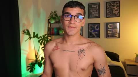 Snapshot of jhonnyx_ chatting on 09-17-25, 05:20 Jhonny online show from 09-17-25, 05:20