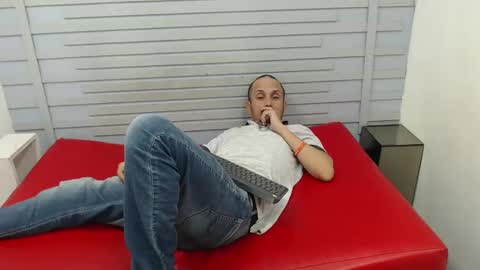 jhontorres018 online show from 02-27-25, 12:43