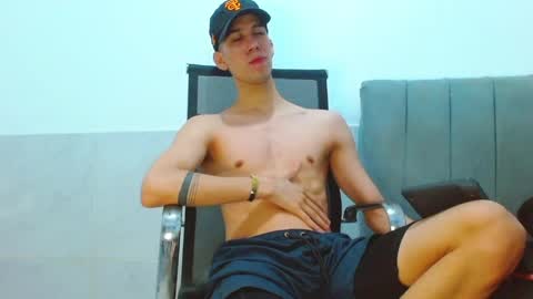 Snapshot of jhony_sex3 chatting on 05-05-26, 06:21 jhony_sex3 online show from 05-05-26, 06:21