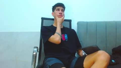 Snapshot of jhony_sex3 chatting on 05-30-26, 09:17 jhony_sex3 online show from 05-30-26, 09:17
