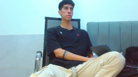 Snapshot of jhony_sex3 chatting on 05-31-26, 03:15 jhony_sex3 online show from 05-31-26, 03:15