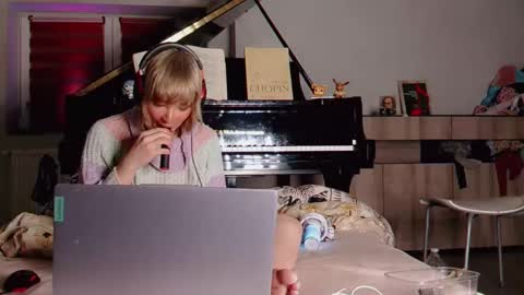 Anya online show from 02-26-26, 07:35