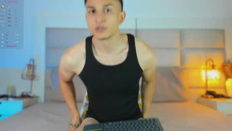 Snapshot of jhosua_hunt chatting on 04-06-26, 01:36 Jhosua Hunt online show from 04-06-26, 01:36