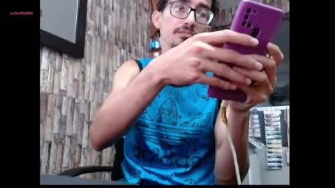 Snapshot of jhosuamoore2 chatting on 05-31-26, 11:28 jhosuamoore2 online show from 05-31-26, 11:28