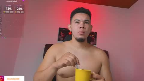 Jhonatan80  online show from 10-07-25, 07:05