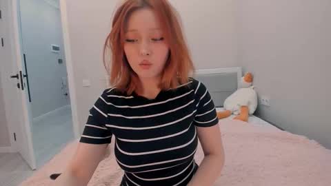 Snapshot of ji_yon_1 chatting on 10-19-25, 02:50 yuna online show from 10-19-25, 02:50