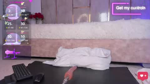 Snapshot of jiggly_ chatting on 06-26-26, 05:34 Jiggly online show from 06-26-26, 05:34