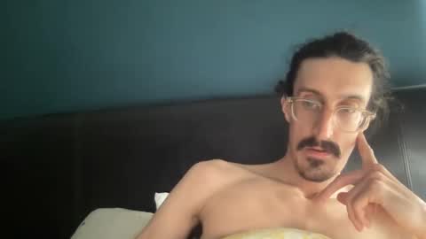 Snapshot of jiggz1986 chatting on 03-11-25, 12:39 Jigz1986 online show from 03-11-25, 12:39