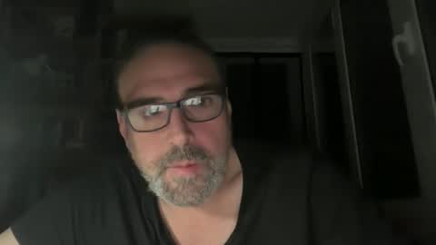 Snapshot of jim_dick chatting on 11-04-25, 10:42 Jim Dick online show from 11-04-25, 10:42