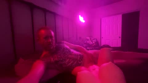 Snapshot of jimboslice4u2 chatting on 07-10-26, 06:32 jimboslice4u2 online show from 07-10-26, 06:32