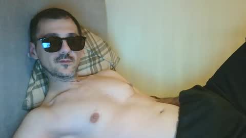 Snapshot of jimboyxxx00 chatting on 11-28-25, 11:40 jimboyxxx00 online show from 11-28-25, 11:40