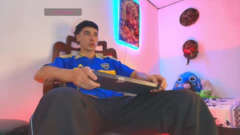 Jimm  Independent Model  online show from 03-24-26, 12:04