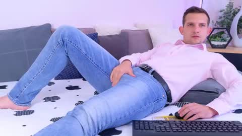 Snapshot of jimmy_doss chatting on 06-19-26, 12:53 Jimmy online show from 06-19-26, 12:53