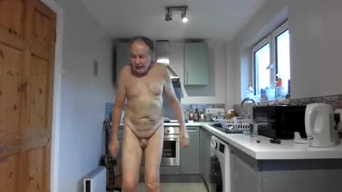 Snapshot of jimmybenido chatting on 10-22-25, 04:40 Jim Redgewell online show from 10-22-25, 04:40