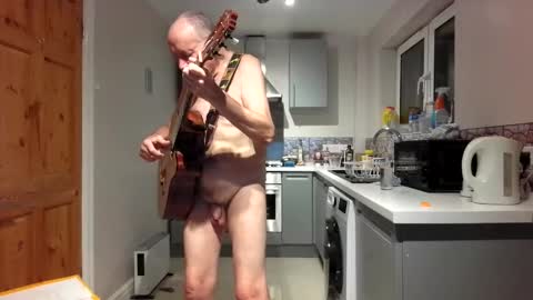 Snapshot of jimmybenido chatting on 11-05-25, 05:35 Jim Redgewell online show from 11-05-25, 05:35