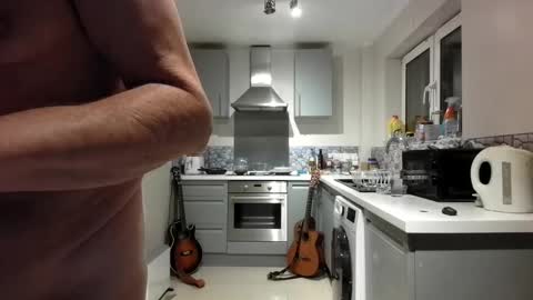 Snapshot of jimmybenido chatting on 12-17-25, 06:25 Jim Redgewell online show from 12-17-25, 06:25