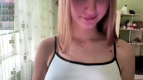 Snapshot of jinnyjaquins chatting on 10-28-25, 07:34 Jinny online show from 10-28-25, 07:34