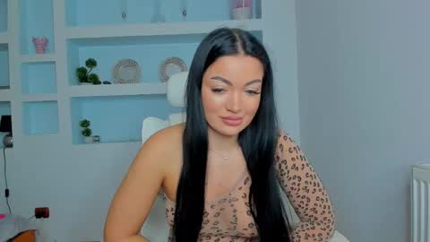 Juliee online show from 10-21-25, 05:24