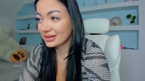 Juliee online show from 11-17-25, 05:19