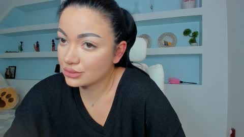 Juliee online show from 11-27-25, 08:22