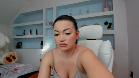 Juliee online show from 04-16-26, 02:51