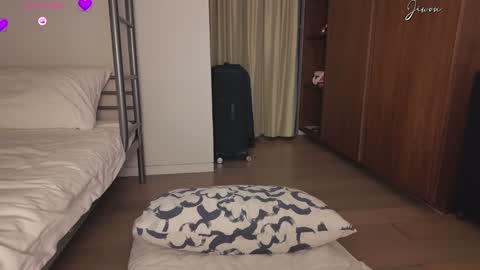 Jiwon online show from 01-26-25, 07:31