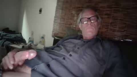 jizzmitten5 online show from 09-17-25, 08:16