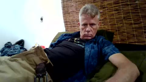 jizzmitten5 online show from 07-16-26, 06:52