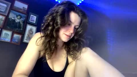 Snapshot of jlynn1997 chatting on 05-18-26, 10:48 jlynn1997 online show from 05-18-26, 10:48