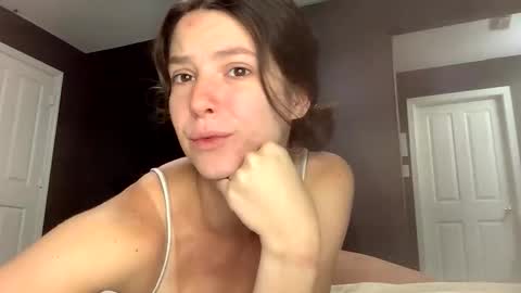 Snapshot of jlynn1997 chatting on 06-08-26, 01:00 jlynn1997 online show from 06-08-26, 01:00