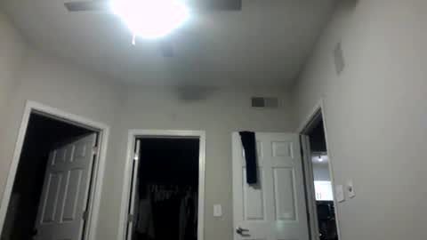 Snapshot of jmeaty5 chatting on 12-18-25, 04:18 jmeaty5 online show from 12-18-25, 04:18