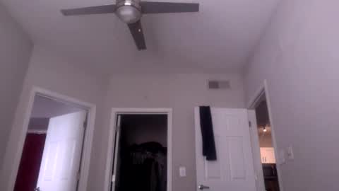 Snapshot of jmeaty5 chatting on 12-21-25, 04:25 jmeaty5 online show from 12-21-25, 04:25