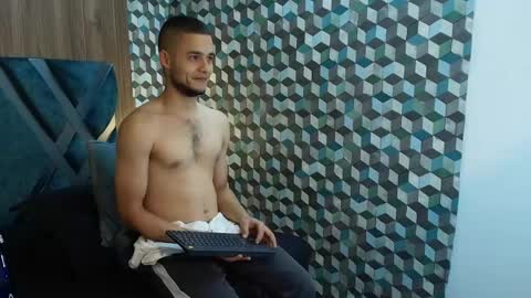 Snapshot of joaho_fernandez chatting on 05-20-26, 10:05 Joao online show from 05-20-26, 10:05