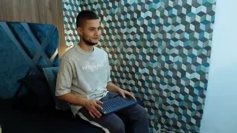 Snapshot of joaho_fernandez chatting on 05-26-26, 10:39 Joao online show from 05-26-26, 10:39