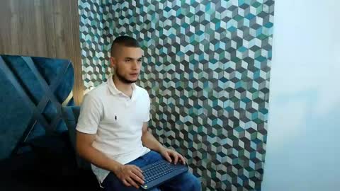 Snapshot of joaho_fernandez chatting on 05-30-26, 07:22 Joao online show from 05-30-26, 07:22