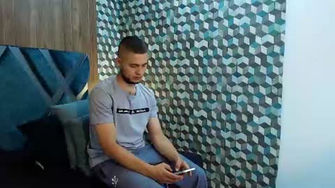 Snapshot of joaho_fernandez chatting on 06-11-26, 10:08 Joao online show from 06-11-26, 10:08