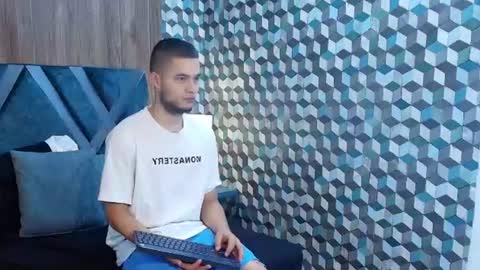 Snapshot of joaho_fernandez chatting on 06-20-26, 10:18 Joao online show from 06-20-26, 10:18