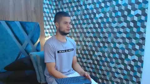 Snapshot of joaho_fernandez chatting on 06-24-26, 10:20 Joao online show from 06-24-26, 10:20