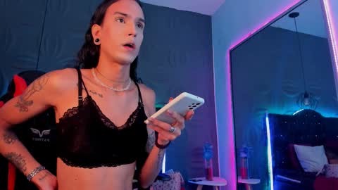 Joa Isaza     online show from 02-22-25, 07:01