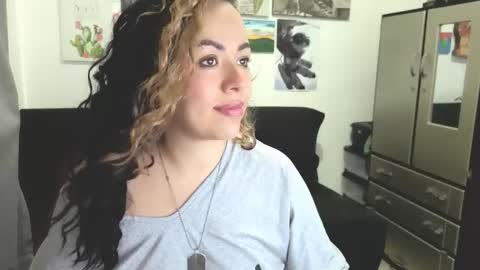 Snapshot of joan_allen chatting on 04-26-26, 04:48 Johana online show from 04-26-26, 04:48