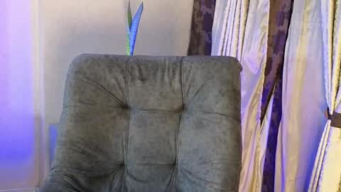 JOAN SAENZ online show from 10-17-25, 02:04