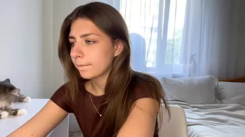 Snapshot of joandonelly chatting on 07-16-26, 12:33 Bella online show from 07-16-26, 12:33