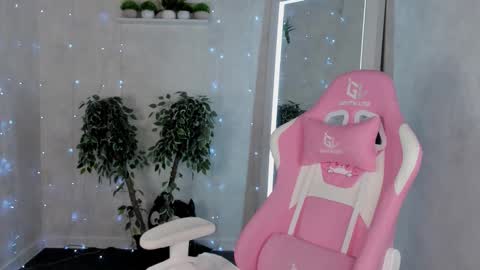 joann_shermann online show from 11-25-25, 01:38