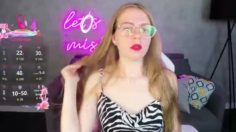 Snapshot of joann_shermann chatting on 06-19-26, 01:10 joann_shermann online show from 06-19-26, 01:10