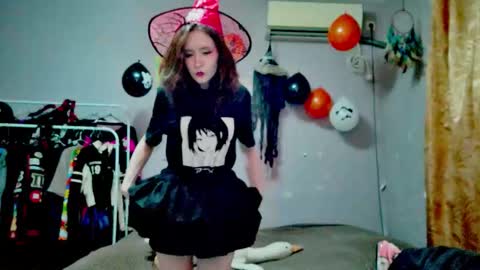 Joannatompson online show from 10-19-25, 12:00