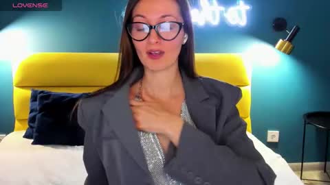 Joan online show from 01-15-26, 01:32