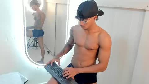 Snapshot of joao_da_silva19 chatting on 06-24-26, 02:38 Joao Da Silva online show from 06-24-26, 02:38