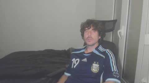 Snapshot of joaquin420_hot chatting on 02-10-26, 03:32 joaquin420_hot online show from 02-10-26, 03:32