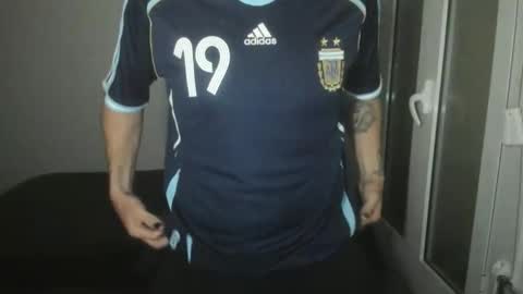 Snapshot of joaquin420_hot chatting on 02-11-26, 05:23 joaquin420_hot online show from 02-11-26, 05:23