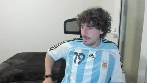 Snapshot of joaquin420_hot chatting on 02-21-26, 10:33 joaquin420_hot online show from 02-21-26, 10:33